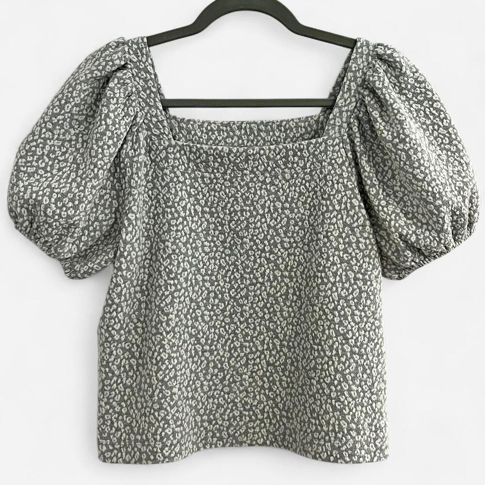 LOFT Gray + White Leopard Knit Puff Sleeve Blouse
